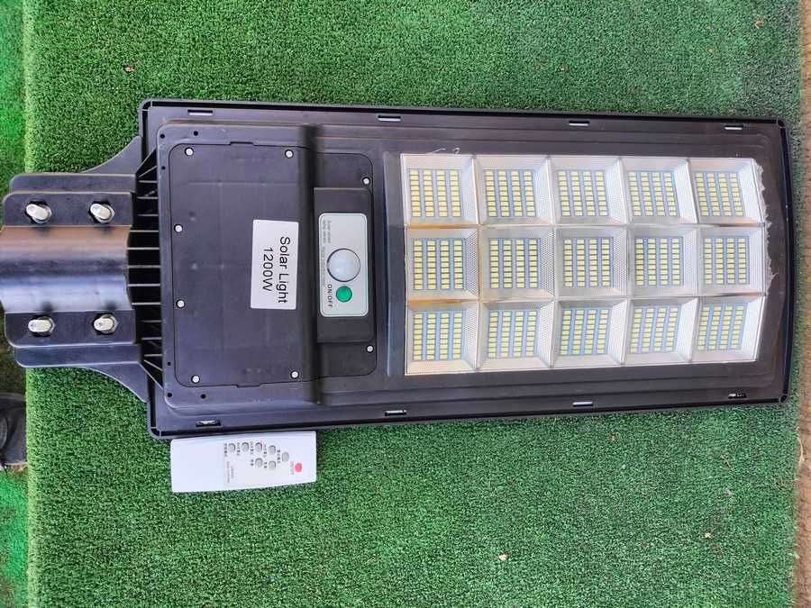 Lampa solarna uliczna bardzo mocna 1200 watt z pilotem nowa sprawna ja