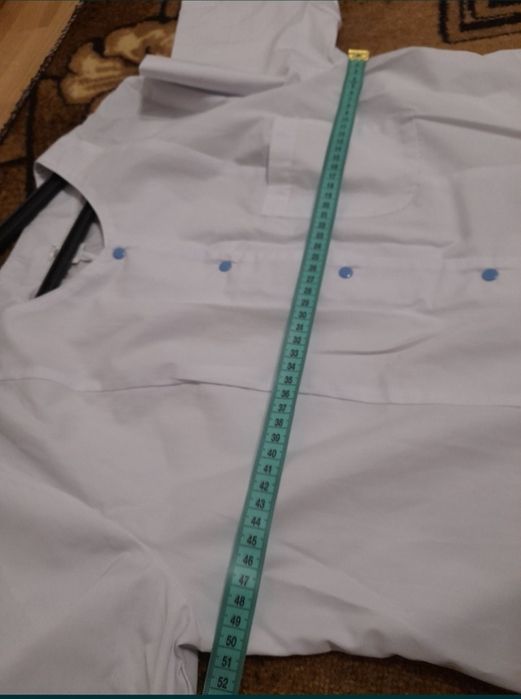 Білий медичний халат