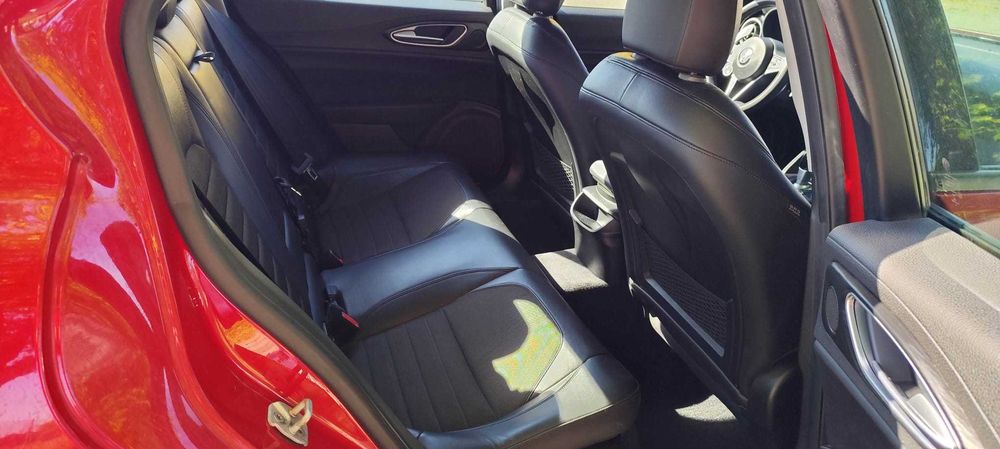 Alfa Romeo Giulia 2.2 Diesel AT8 180CV