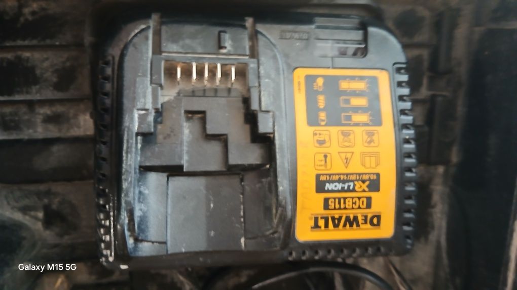Młotowiertarka Sds dewalt 3j