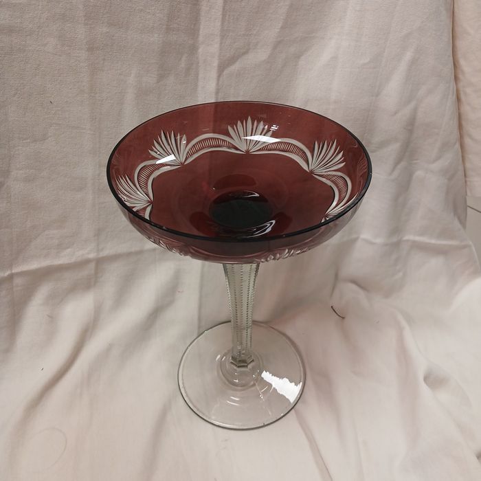 Продам старинный цветной хрусталь , изделия из бронзы с перламутром,