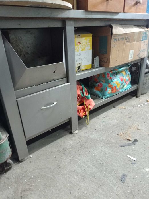 Bancada de café em inox com tulha para borras 1,50mt.