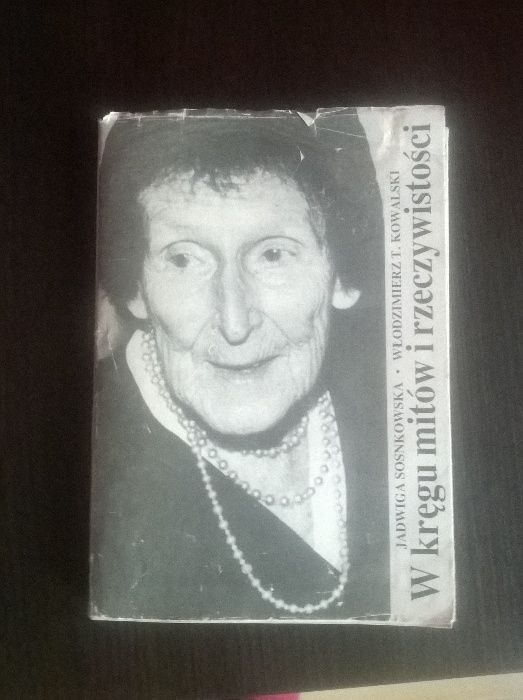 Zeszyty wszechnicy świetokrzyskiej, W kręgu mitów i rzeczywistości