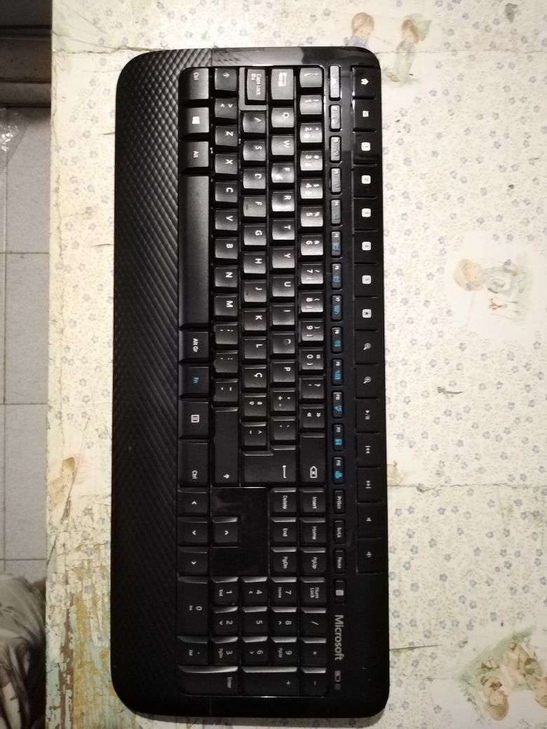 Vendo rato e teclado sem fios