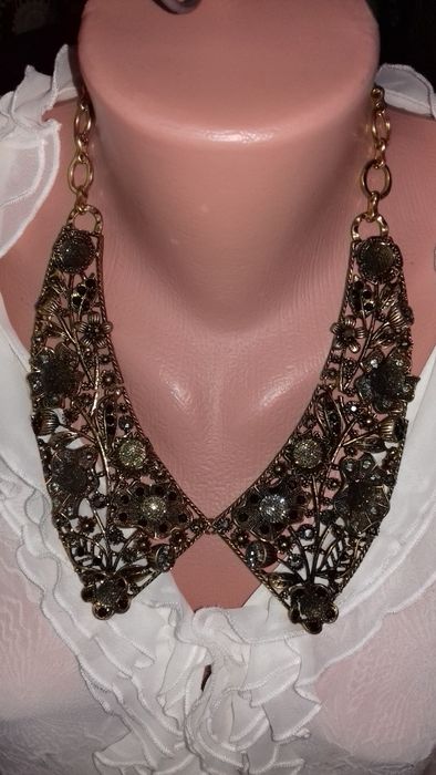 колье - воротник. Франция