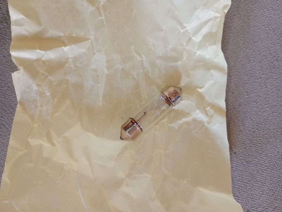 C10W 12V GK biała żarówka nowe 6 szt. komplet