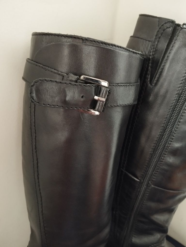 Botas pretas 37 pouco usadas
