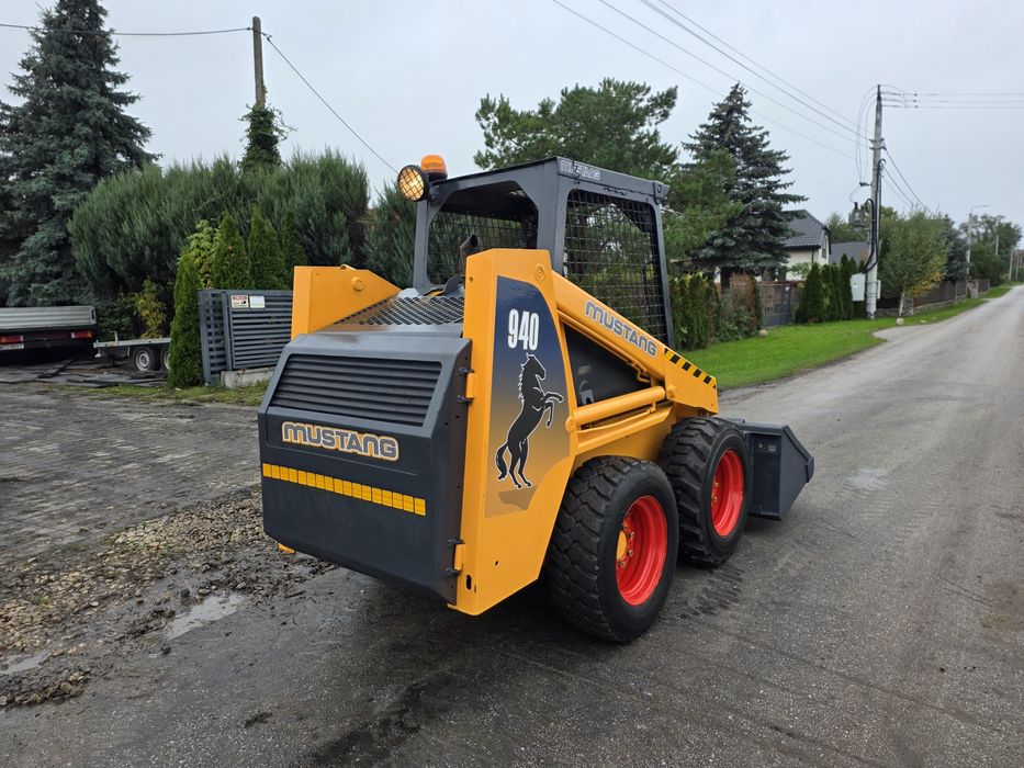 Mini Ładowarka Bobcat Mustang 940 Ładowarka Łyżka  Widły paletowe