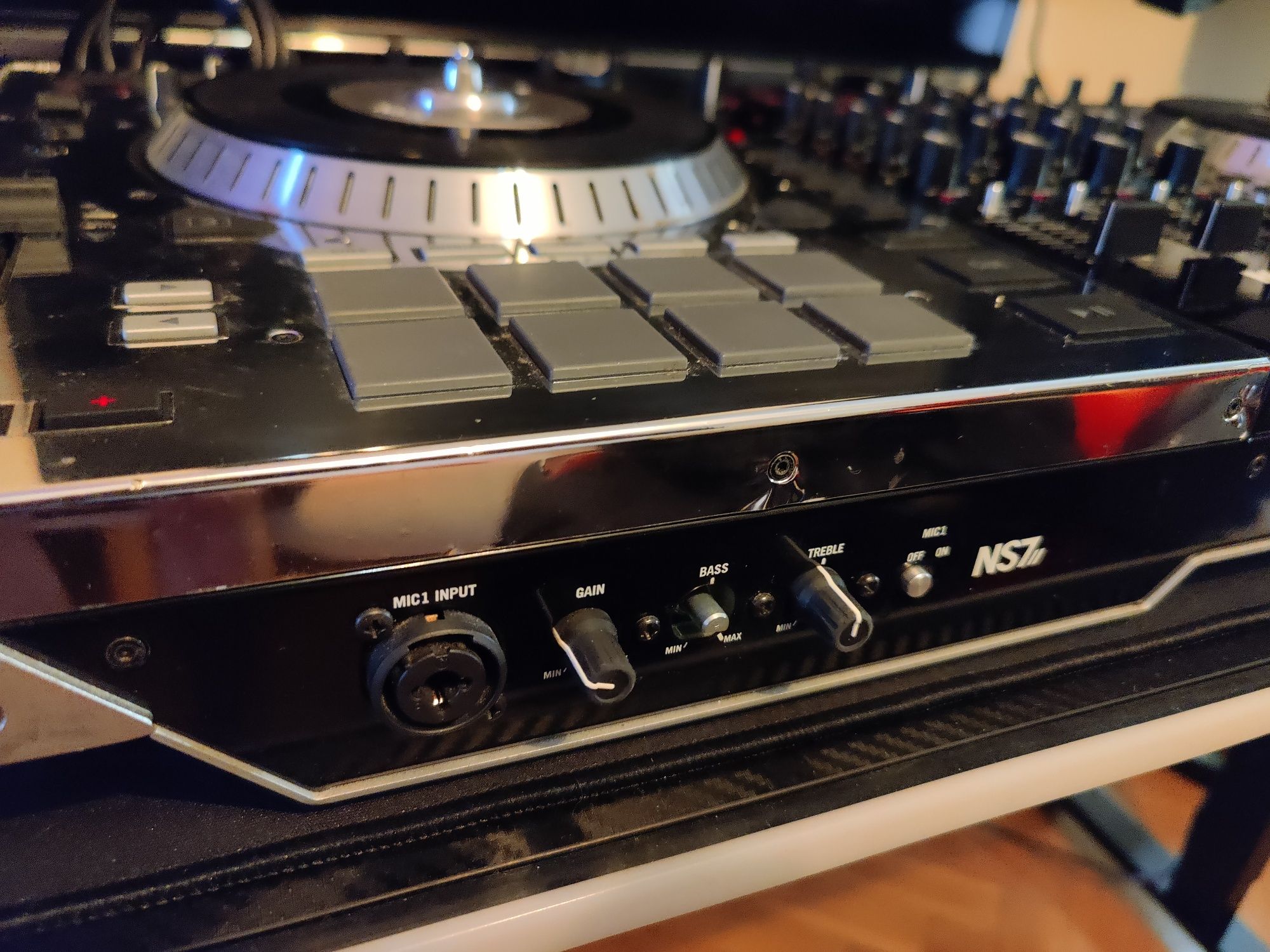 Mixer Numark ns7 II serato virtual dj