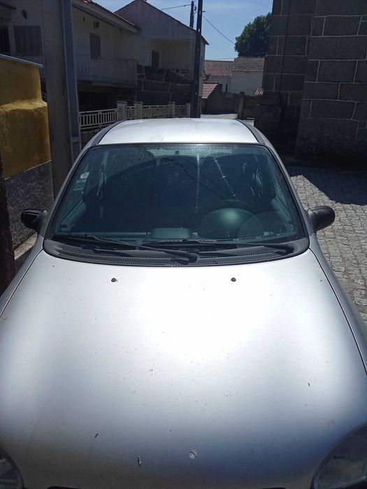 Opel Corsa cinzento