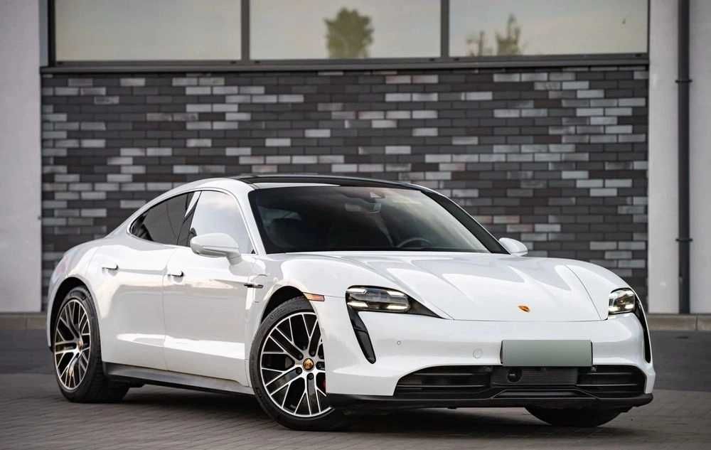 2020 Porsche Taycan 4S Performance Plus
