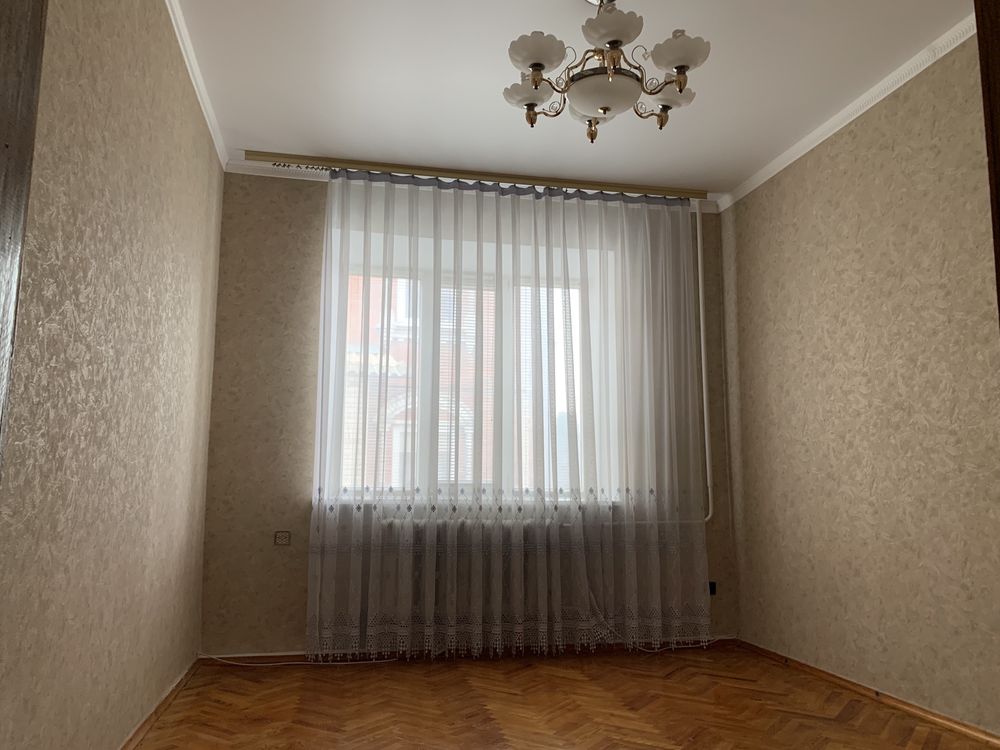 Продаж будинку з ліфтом, Гайсин, центр! Гараж, підвал, літня кухня,