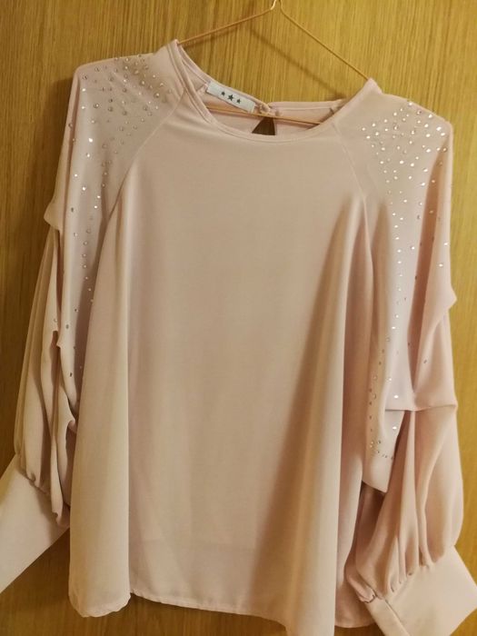 Blusa rosa com strass mangas