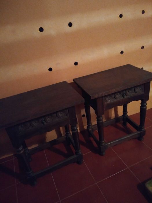 Par de mesinhas de cabeceira rústicas, década de 60