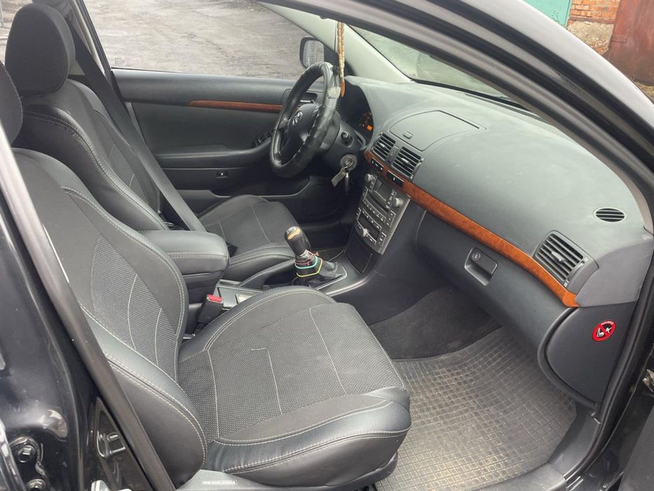 Тойота  авенсис продам