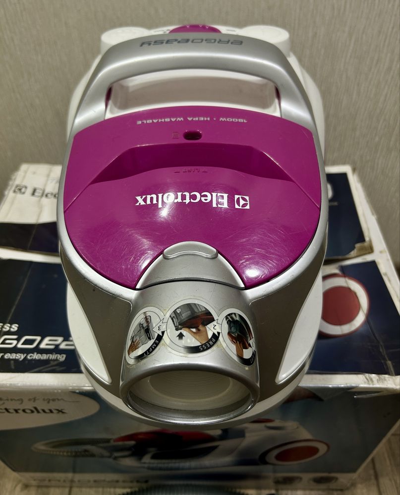 Пылесос Electrolux ZTI7610