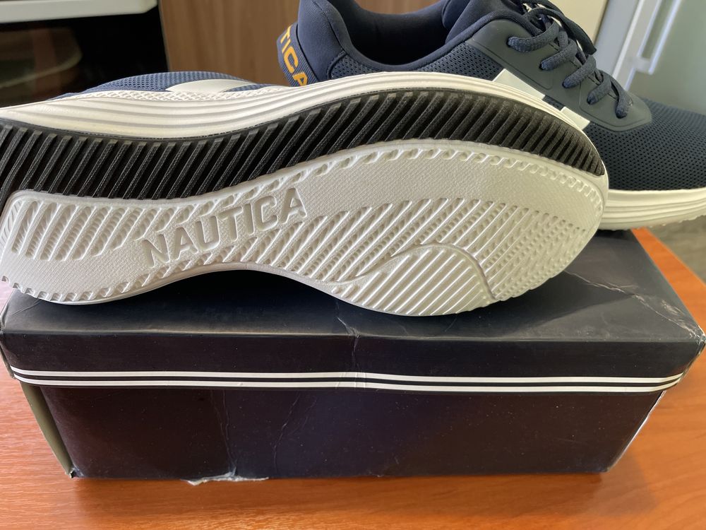 Продам красовки чоловічі NAUTICA 42р