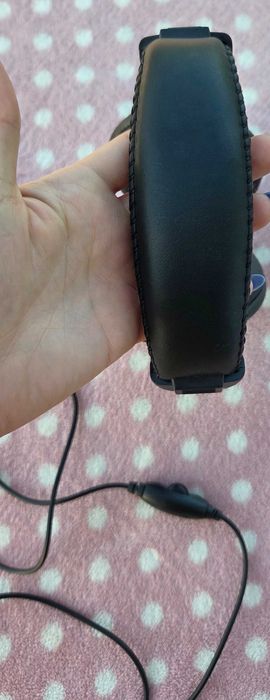 Czarne słuchawki przewodowe nauszne Stereo Headphones