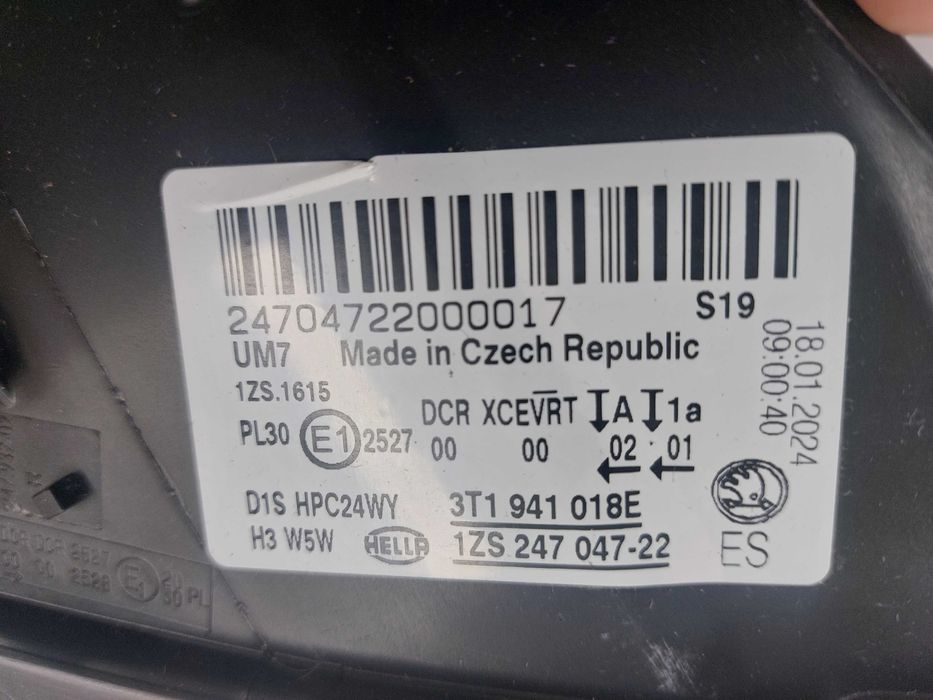 Reflektor Lampa Skoda Superb II Xenon nowa oryginał