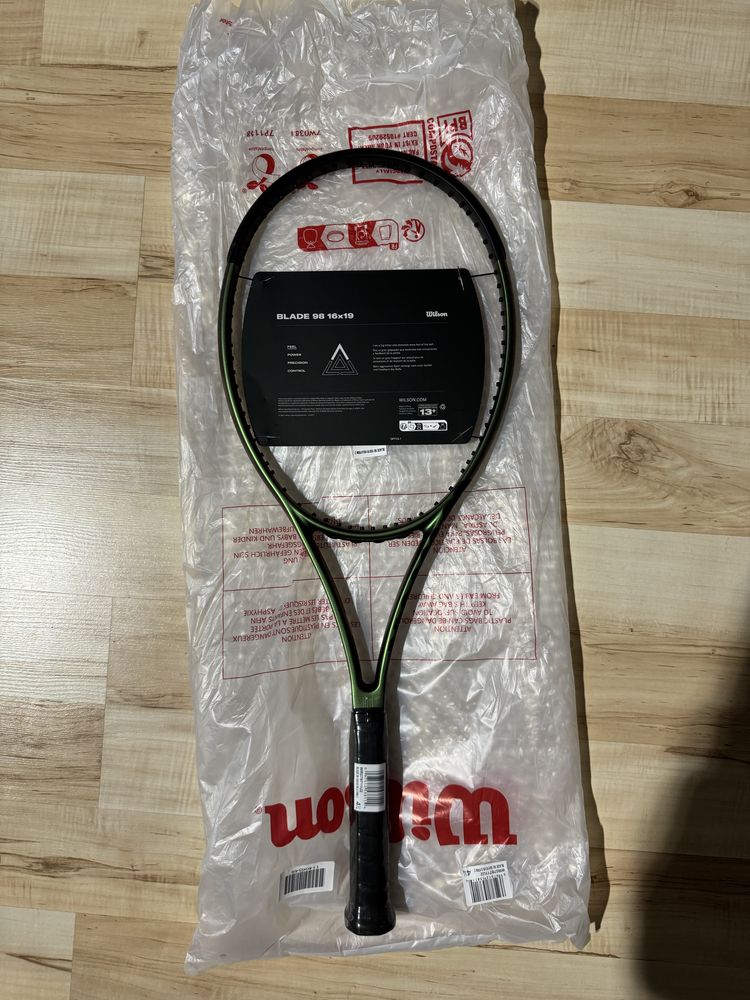 Wilson Blade 98 v8 305