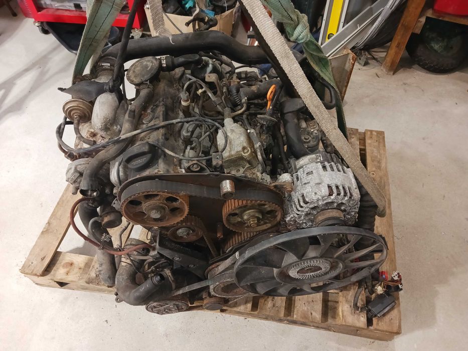 Motor e caixa VW PASSAT B5 (3B2) AHU