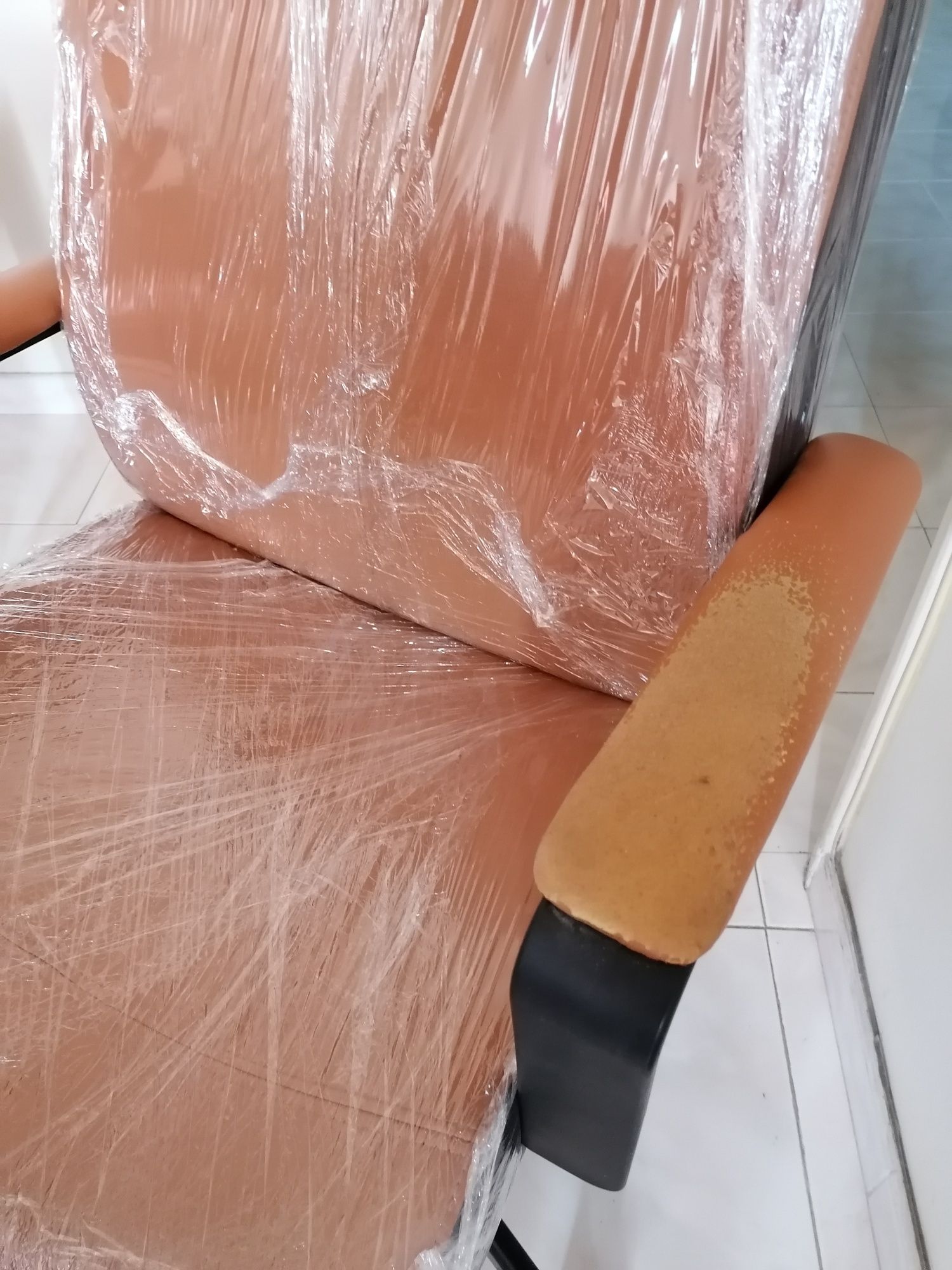 Vendo Cadeira IKEA MILLBERGET - Tom Murum Castanho Dourado
