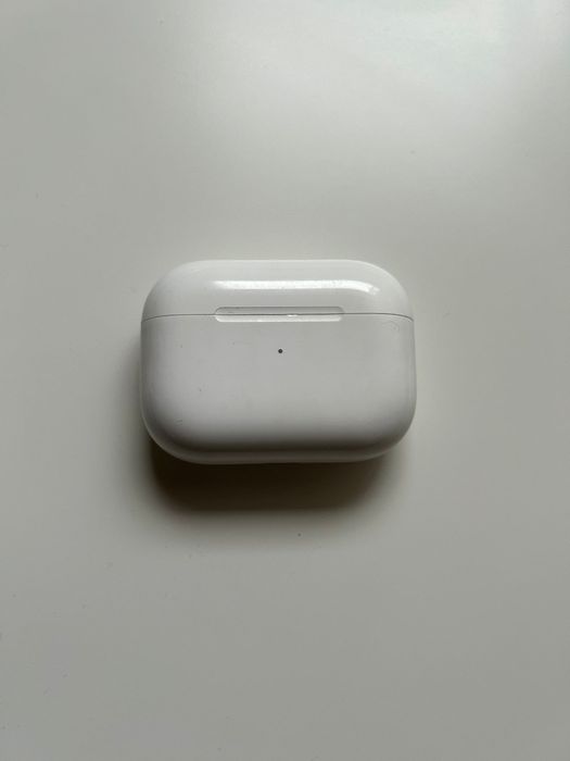 Apple Air pods pro lightning cable