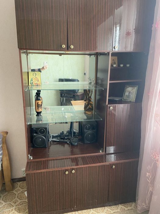 Шкаф, журнальный столик, стенка