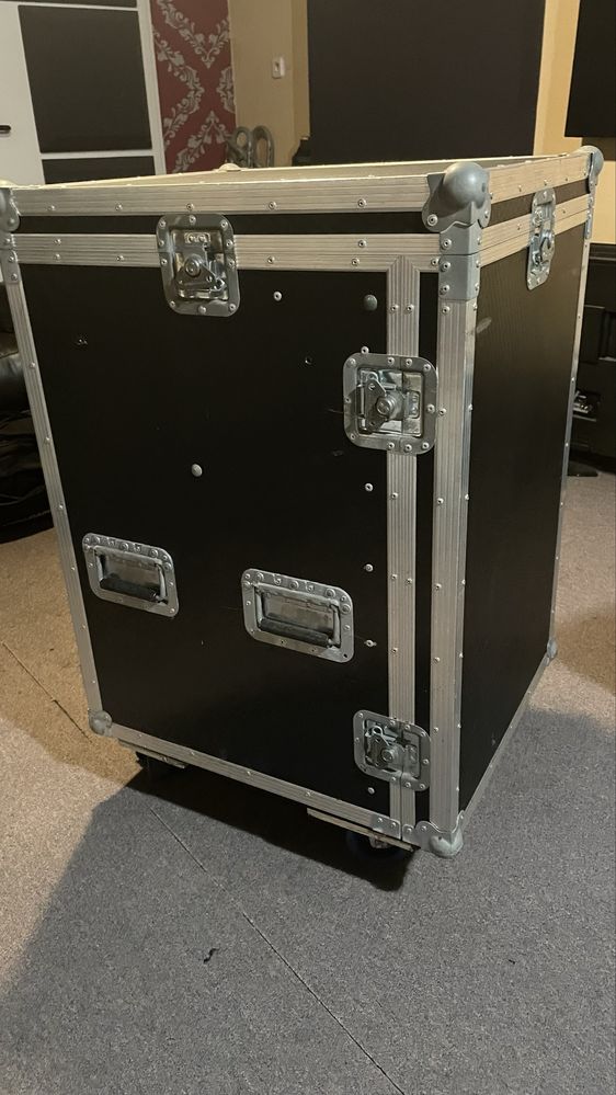 Case rack + dodatkowy na wacniacz itd
