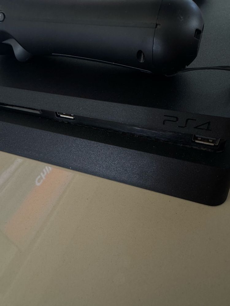 Playstation 4 SLIM 500 GB + PS MOVE i kamera + gry - stan idealny