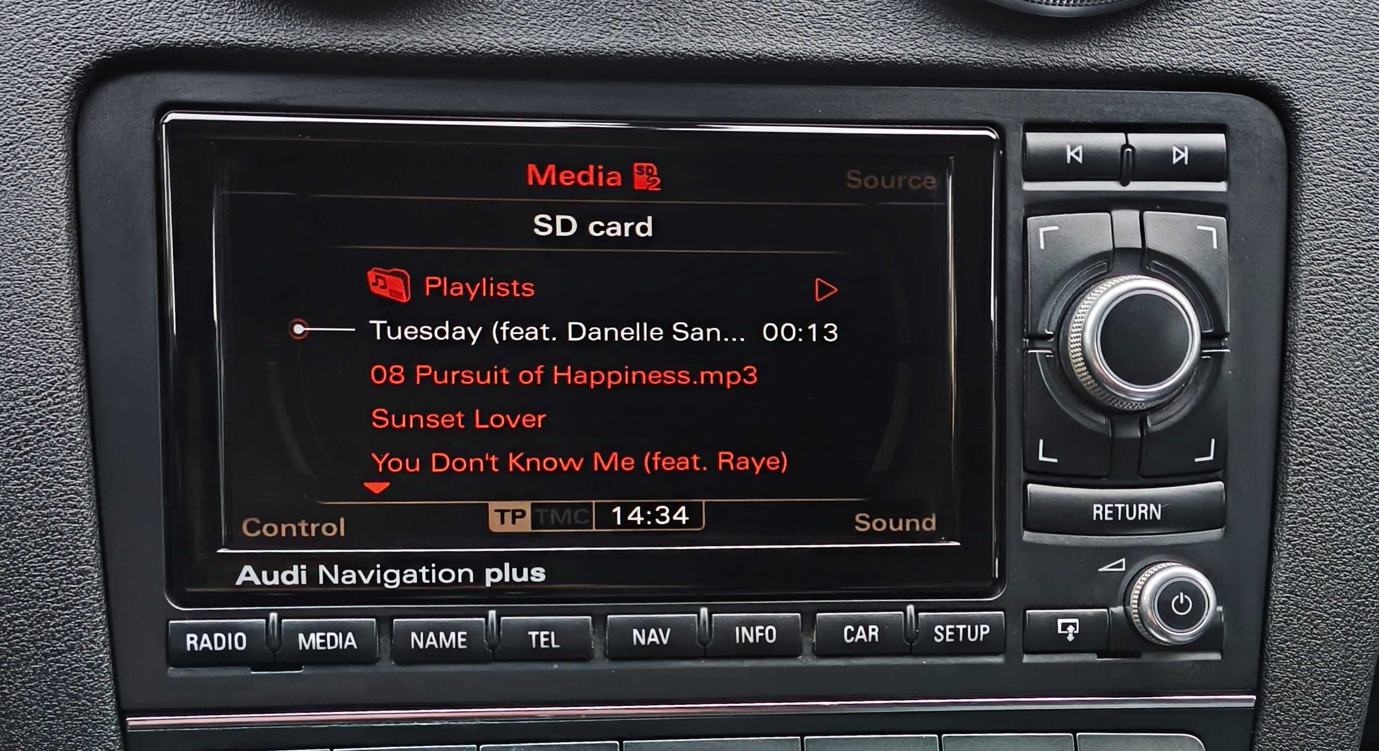 Radio RNS-E RNS-E LED Piano black +kod  Audi A3 S3 8P Audi navigation