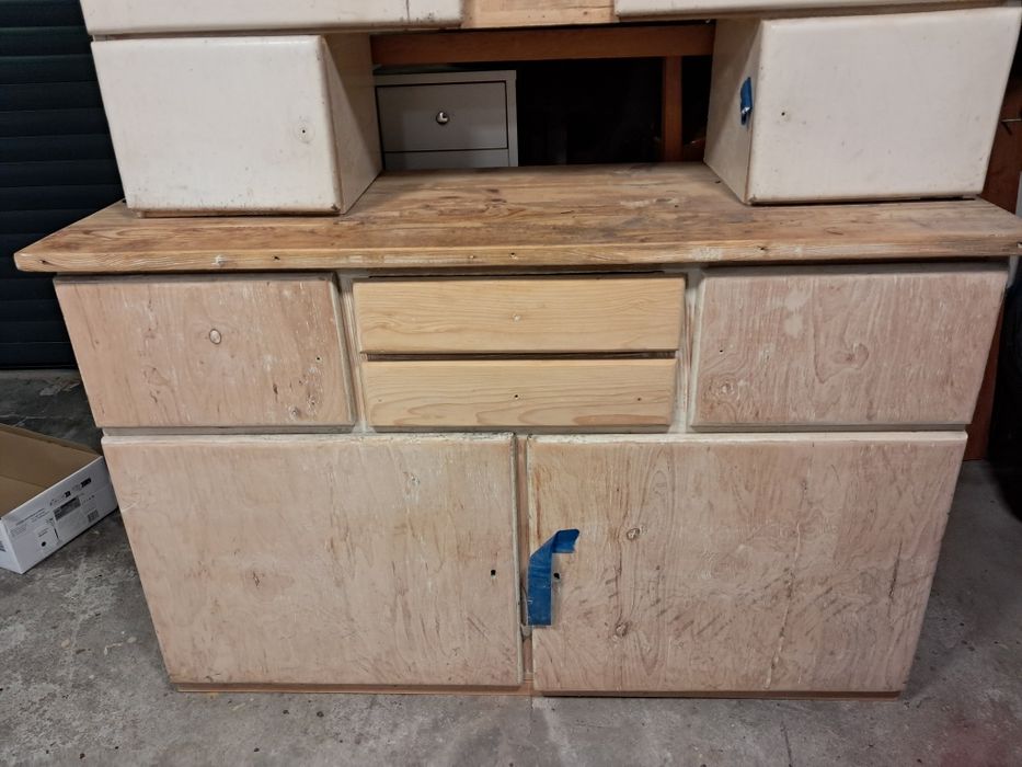 Kredens do renowacji