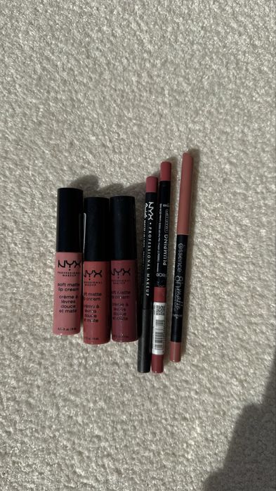 Помада матова NYX
