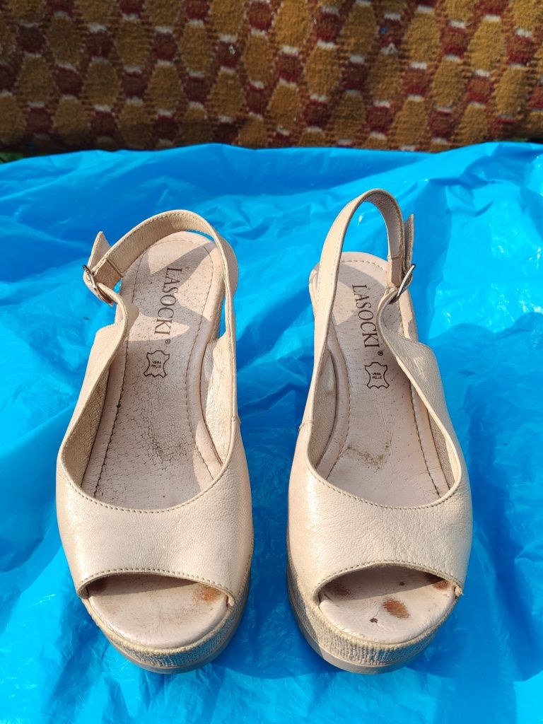 Buty koturny damskie rozmiar 35 firma Lasocji