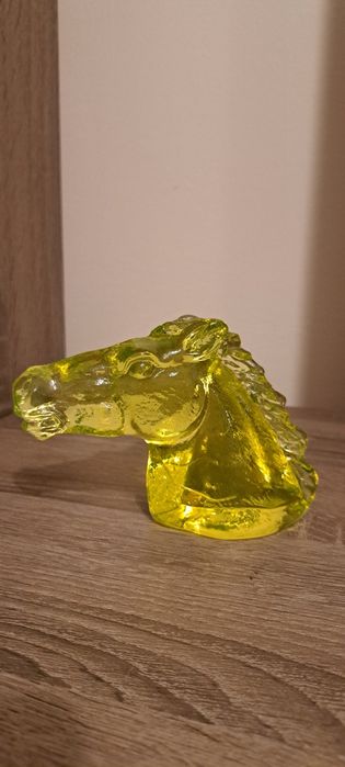 Głowa konia uranowa Czechy przycisk do papieru