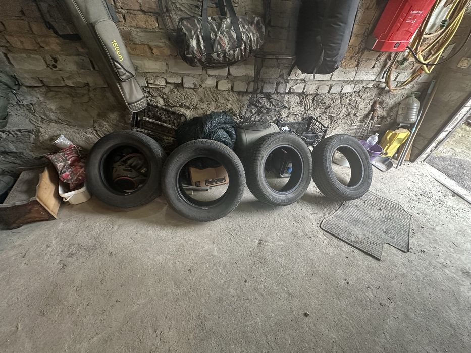 Продам Резину 195/65/15..