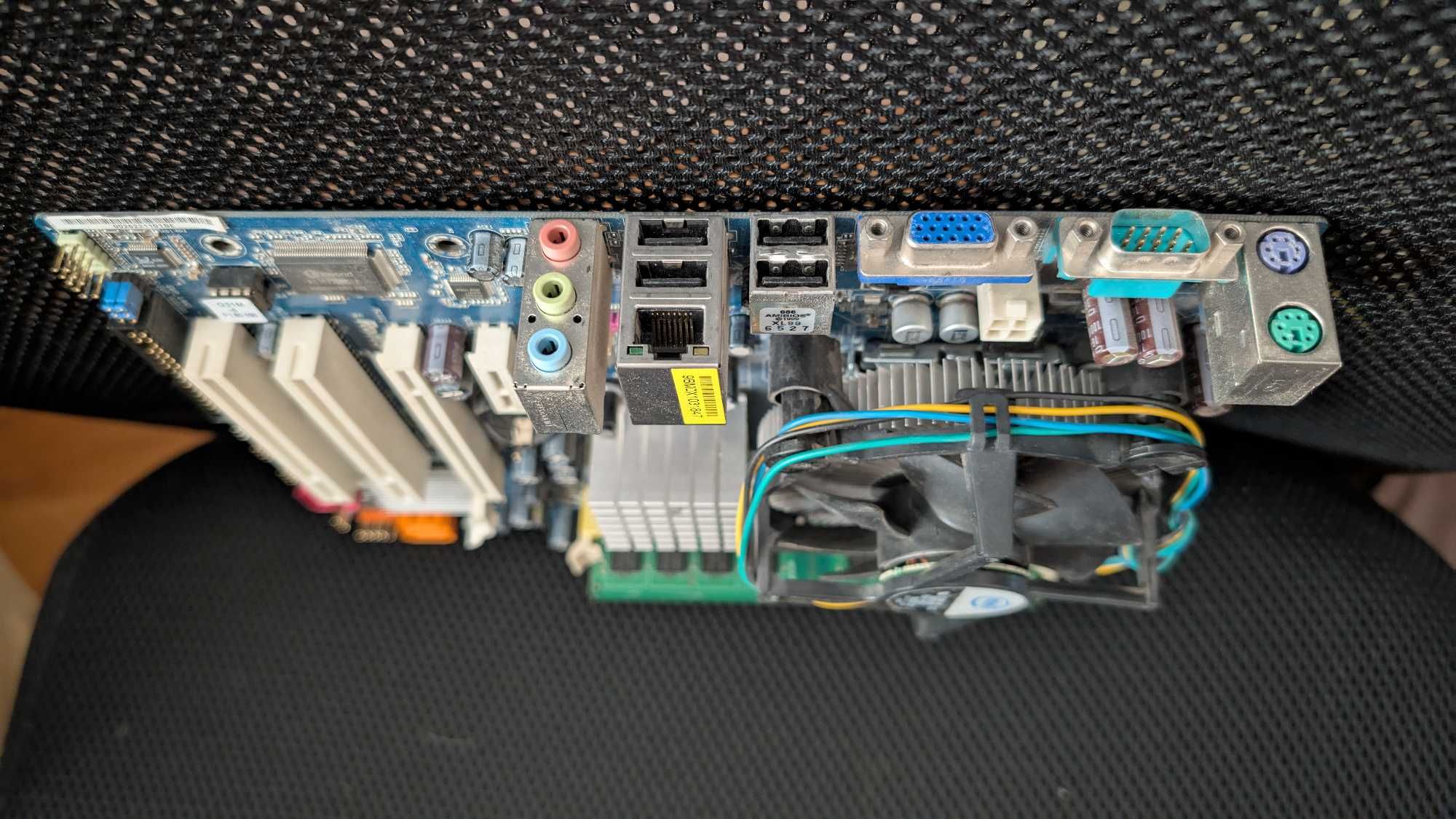 Płyta główna ASRock G31M-S + Ram 2x2GB + procesor Intel E5300 2,6 GHZ