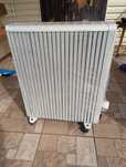 Обігрівач масляний Delonghi 2,5 kv