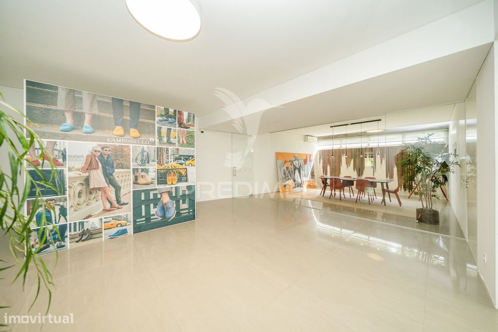 Extraordinário Armazém em Urgezes, Guimarães