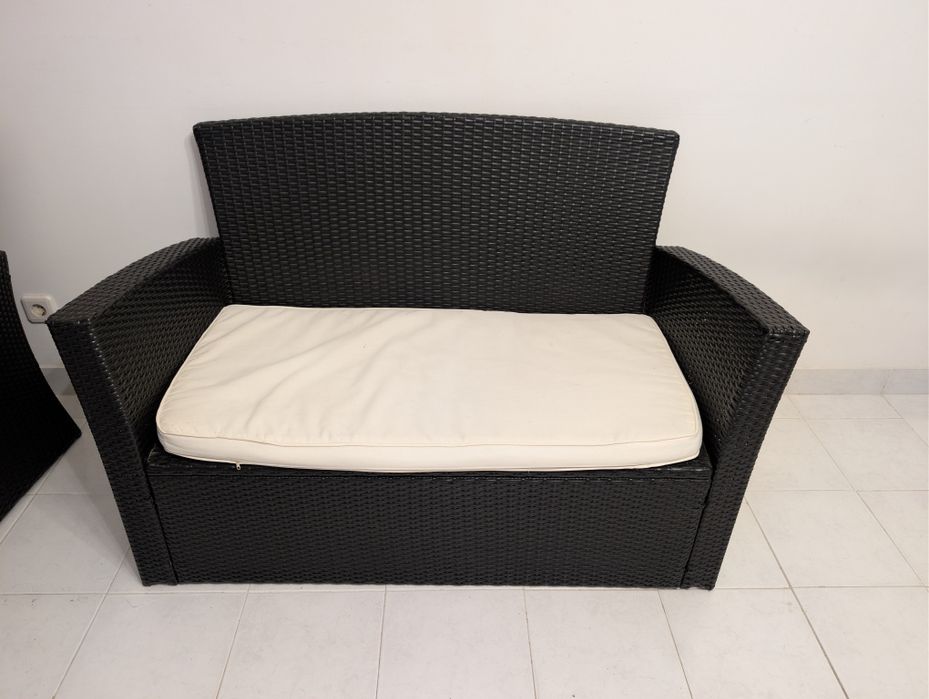 Mesa e cadeiras para jardim