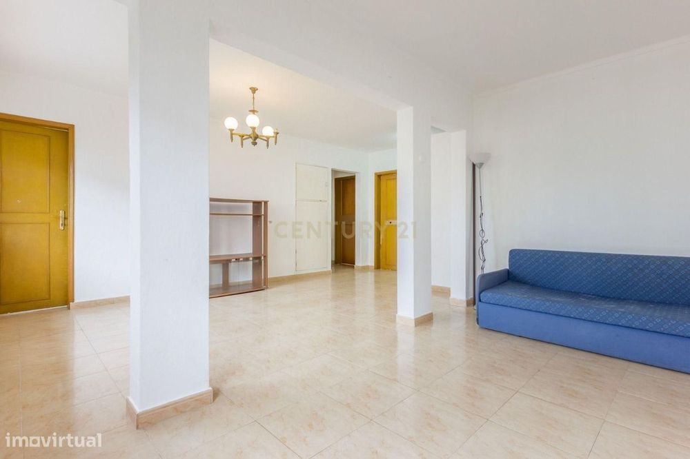 Apartamento T2 (Em documento T4) com 77 m² à venda em Agualva e Mira-S