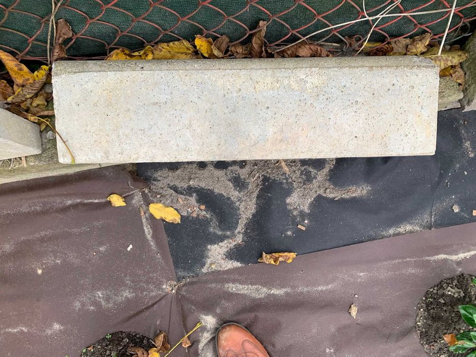 Krawężniki Obrzeże betonowe - długość 75 cm