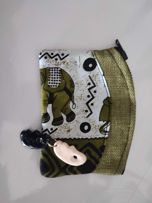 Carteiras, nécessaire e decoração para mesa de tecido Africano