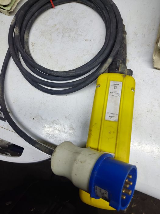 Kaseta sterownicza Schneider XAC-A04 sterująca z przewodem