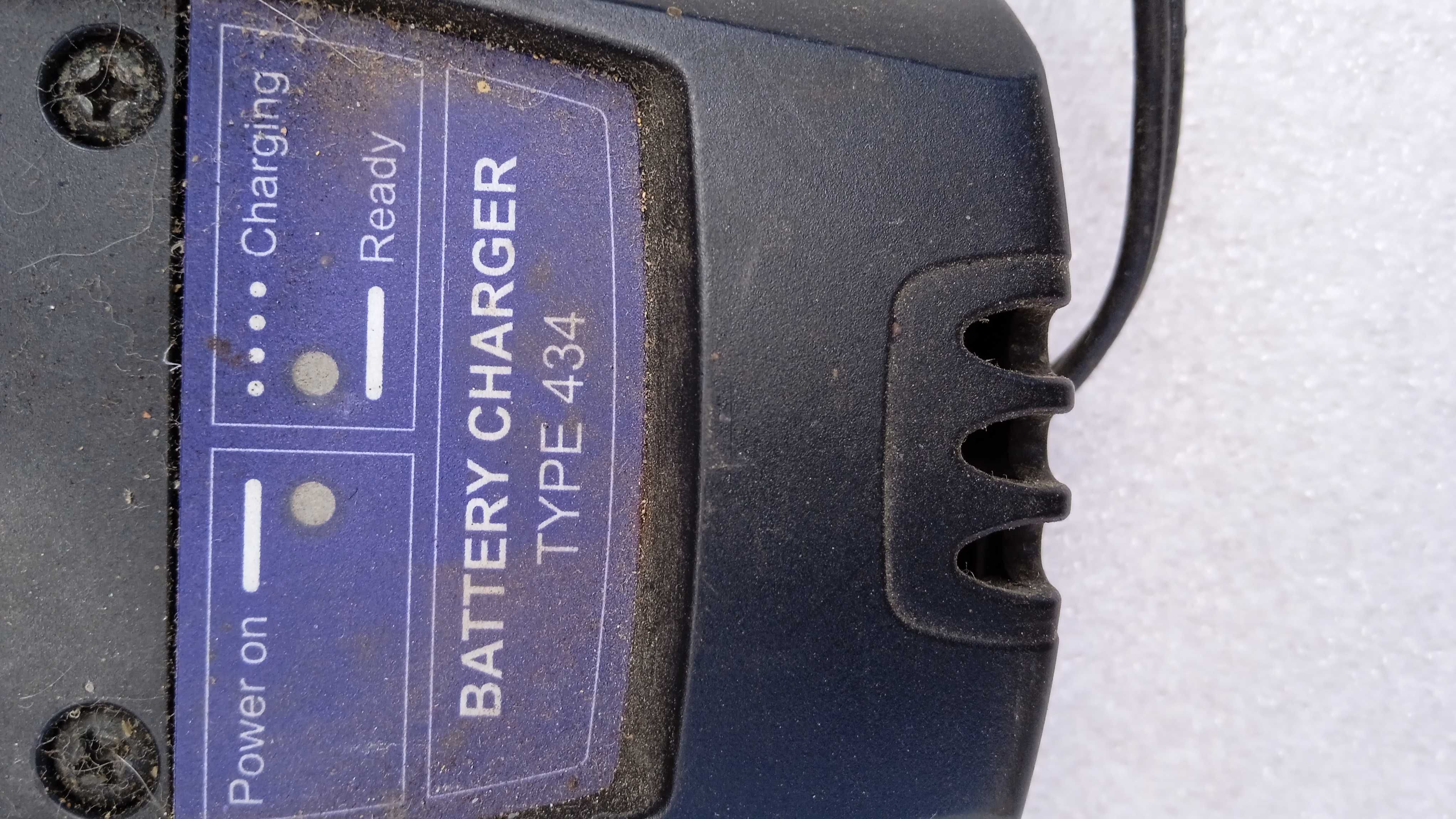 Продам зарядний пристрій  Battery Charger TAPY 434