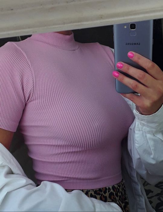 Różowy t-shirt w prążki