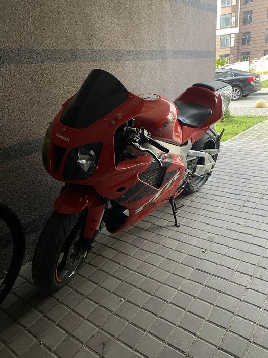 Honda vtr1000 sp2.   RC51