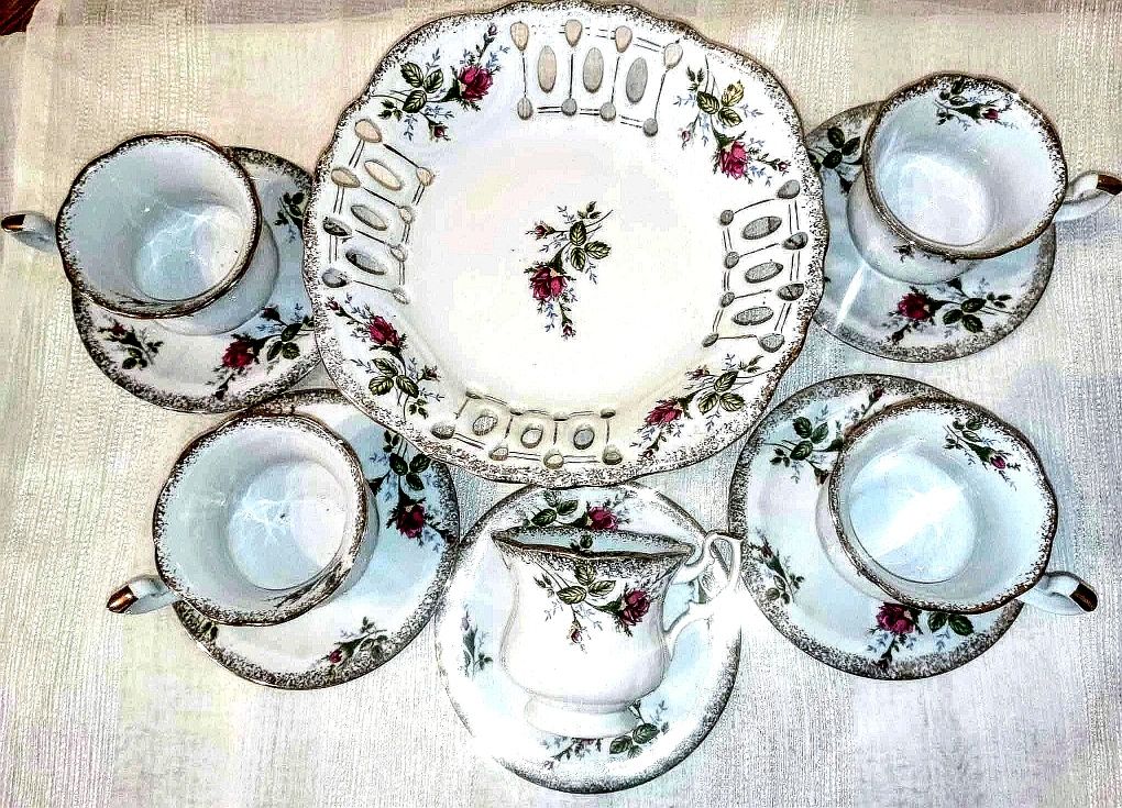 Antyczna porcelana komplet 5 szt filiżanki i talerz z różami