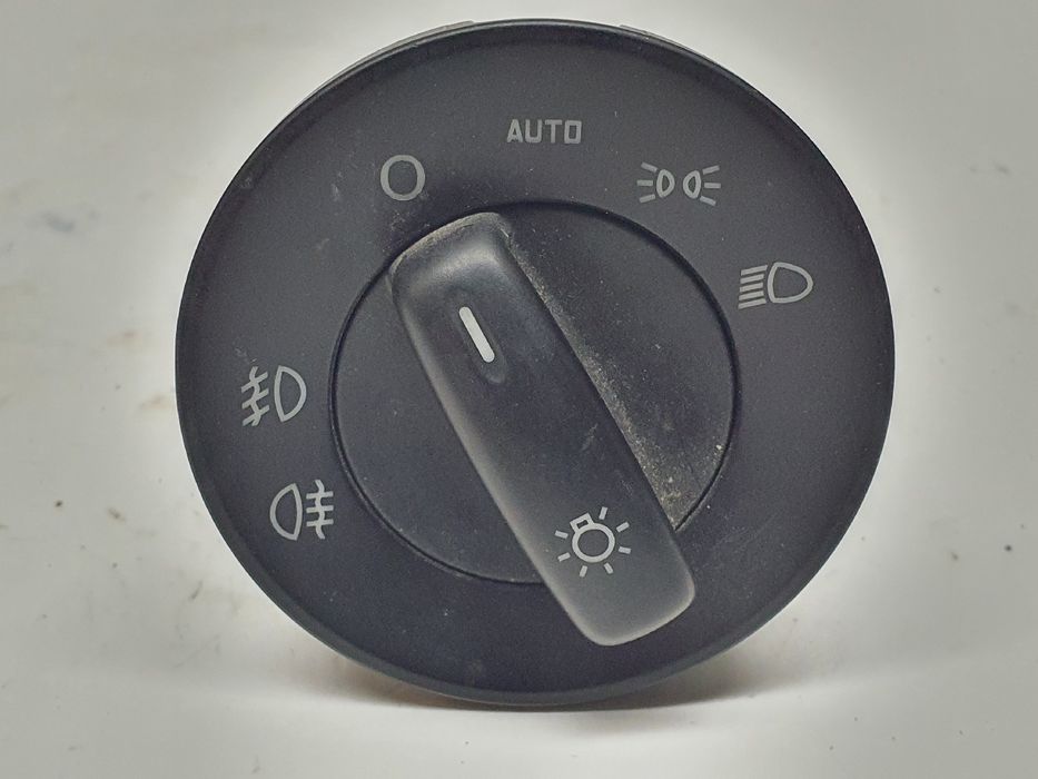 Botão / interruptor de luzes SKODA Octavia II Hatchback (1Z3)
