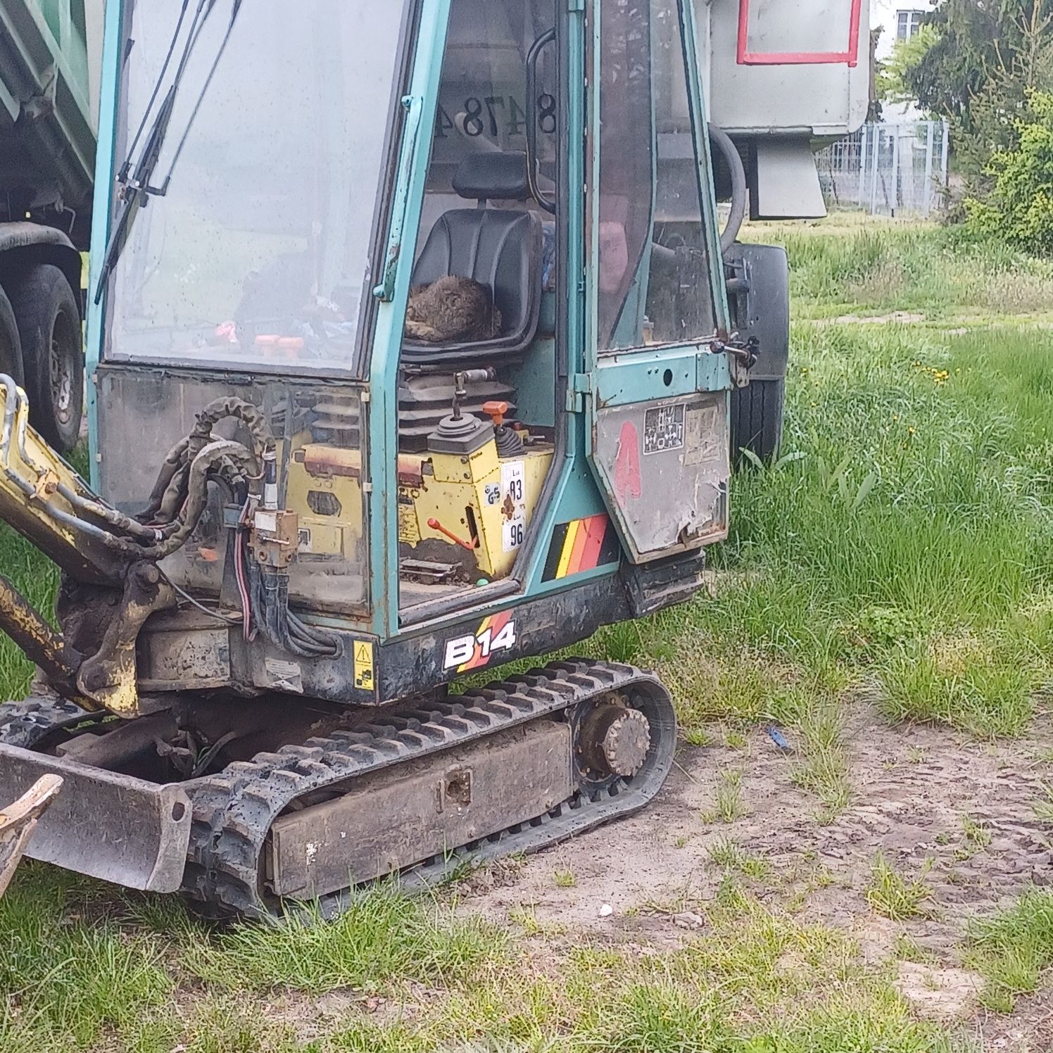 Kompleksowe roboty ziemne Mini Kołówka Gąsienica Wywrotka Autolaweta